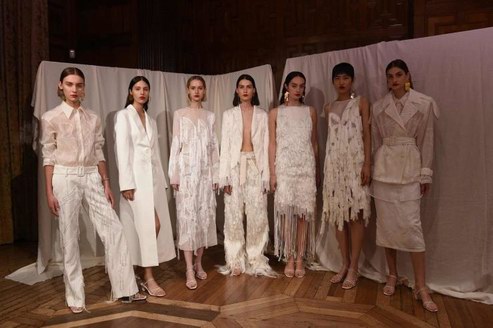 華裔設(shè)計師陳序之的設(shè)計故事：向白衣女詩人狄金森致敬