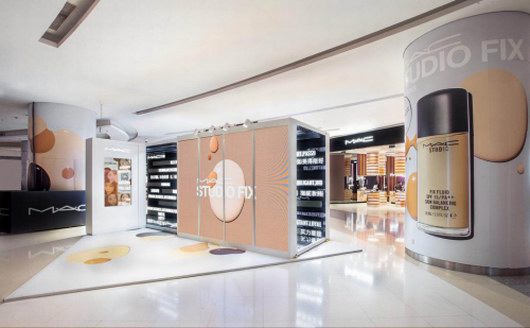 M·A·C STUDIO FIX快閃店空降北京,與愛豆同框,和藝興一起“面不改色”