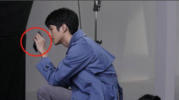 穿唐探風(fēng)衣的國民弟弟劉昊然回來了 側(cè)顏帥氣又新動(dòng)作了？