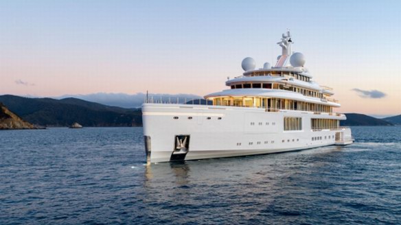 貝尼蒂混合動(dòng)力巨型游艇FB272 M/Y “LUMINOSITY” 現(xiàn)待售