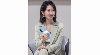 媒體好評(píng)如潮，3000元內(nèi)唯一超曲屏榮耀V40輕奢版開(kāi)賣(mài)