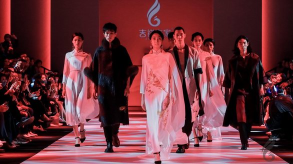 吉祥衣家-玄蔚華實(shí)丨上海國際時裝周2021AW新品發(fā)布會圓滿落幕