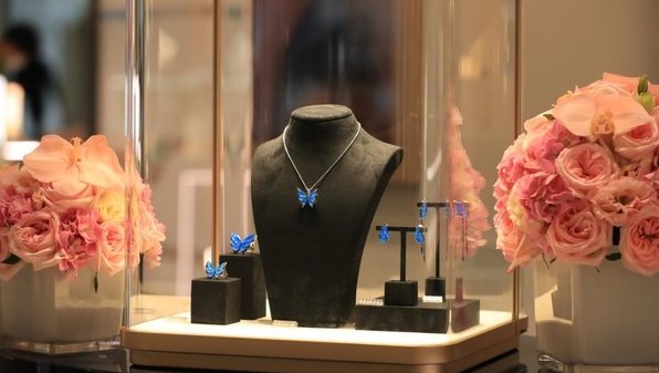 璀璨之力，個(gè)性閃耀京城：Stephen Webster華麗入駐北京SKP