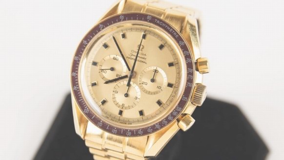 宇航員瓦爾特·施艾拉的歐米茄超霸腕表以近1,400萬(wàn)人民幣的拍賣價(jià)成交