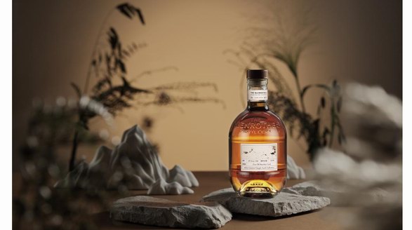 水滴里的優(yōu)雅：格蘭路思的哲思與時光饋贈