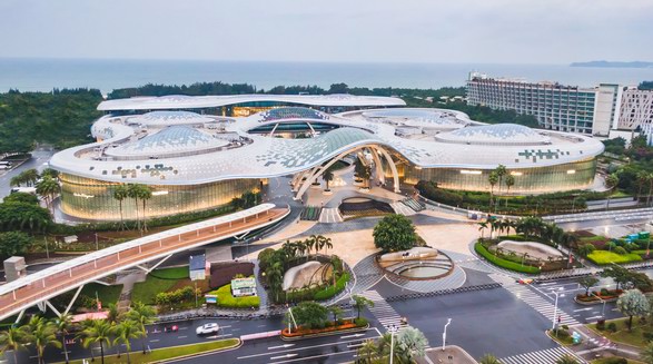 封關(guān)倒計時！中免集團十余年深耕樹立海南離島免稅消費新標(biāo)桿