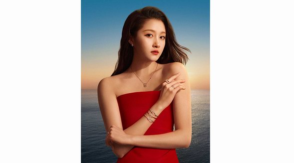 FengSung.com風尚播報：FRED斐登攜手全球代言人關曉彤與中國區(qū)品牌大使鞠婧祎，共啟璀璨新程